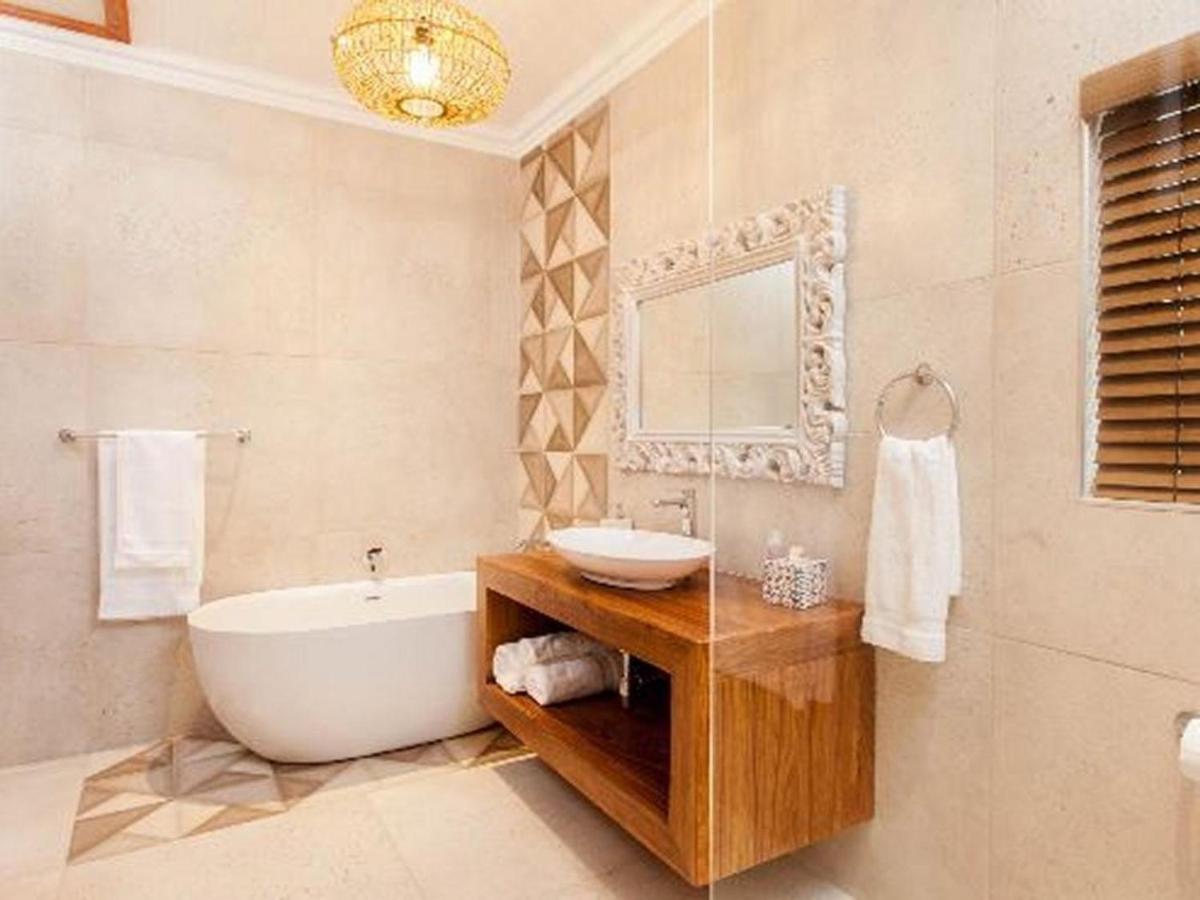 The Coral Tree Hotel Mbombela Bagian luar foto